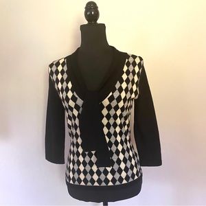 Banana Republic harlequin patterned tie front sweater. Small. Black/white/gray